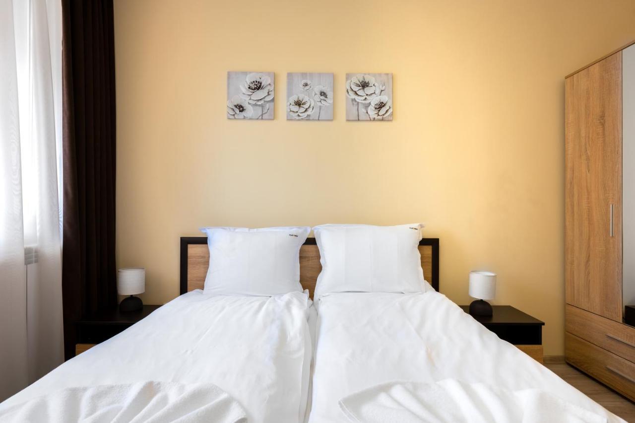 Nomad Haven: 1Bd Flat With Balcony & Desk Apartment Sofia Exterior photo